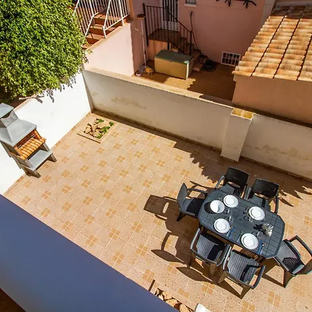 Сasa de vacaciones Lovely With Swimming Pool